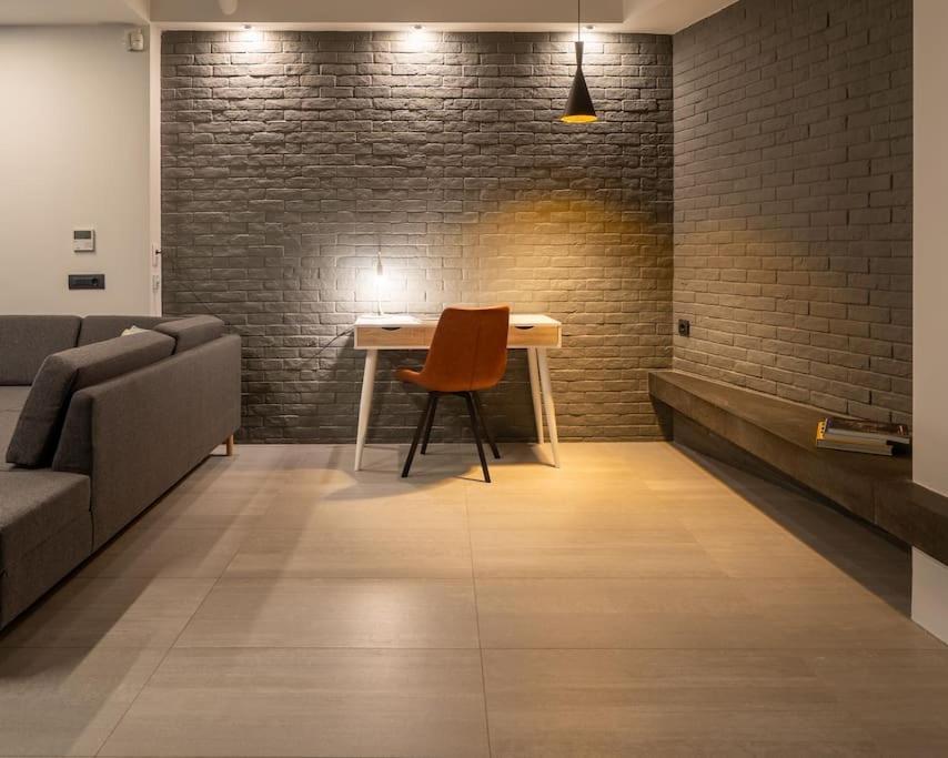 Central, Parking, Play Area, 1km To The Sea Heraklion (Crete)
